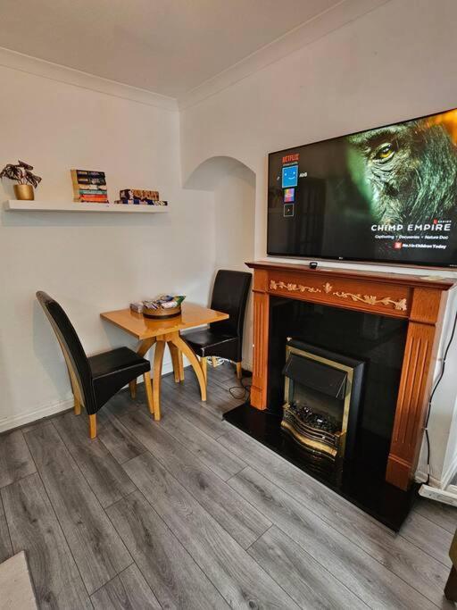 Swankyhome 4 Groups Near M5. Holiday home