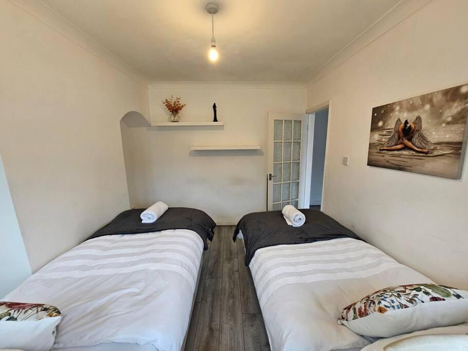 Holiday home Swankyhome 4 Groups Near M5. *