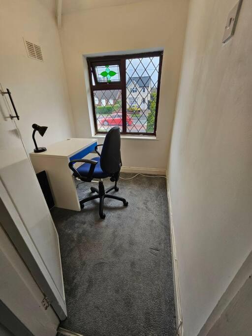 Holiday home Swankyhome 4 Groups Near M5. *